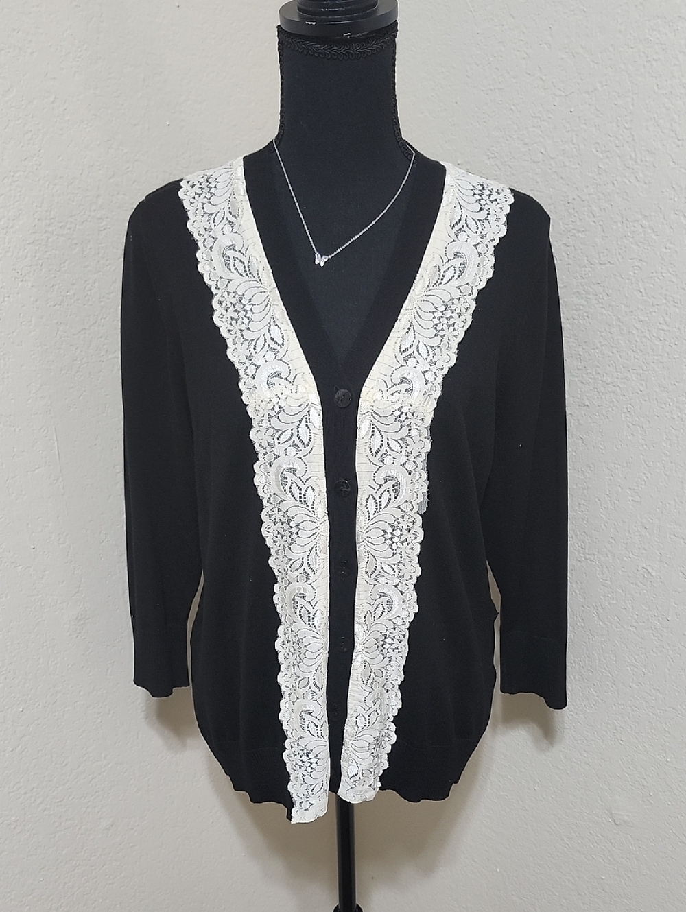 August Silk Black V-Neck Cardigan White Lace Trim XL EUC Lightweight Preppy